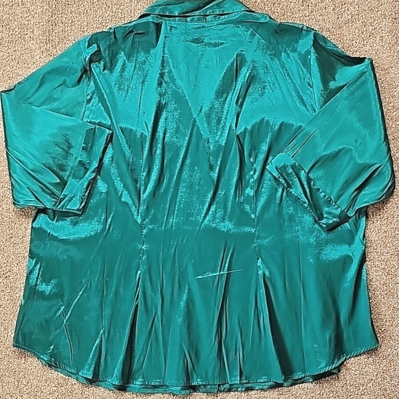 Button Up Top - Picture 8 of 16